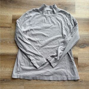 Duluth Trading Co Women's Heather Gray Long Sleeve Top